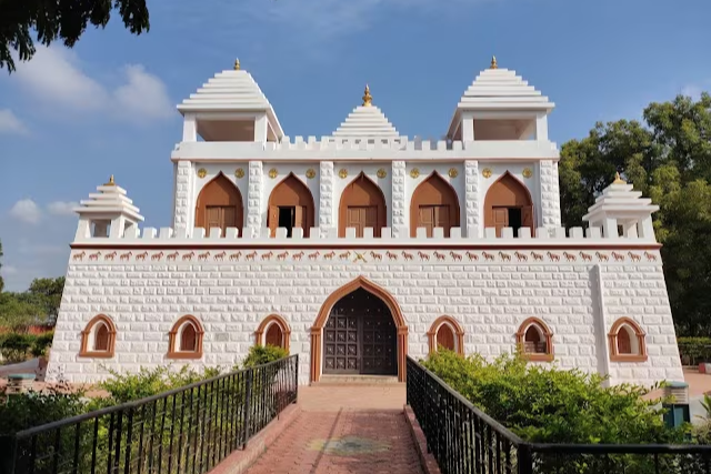 Tavera Rental Tirunelveli